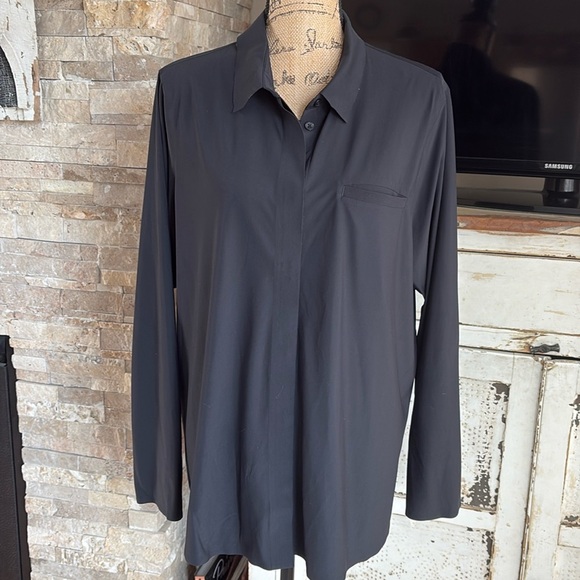 Athleta black long sleeve button down hi lo versatile shirt blouse stretch - Picture 1 of 16